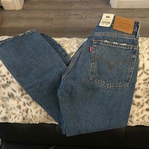 BRAND NEW Levi Jeans